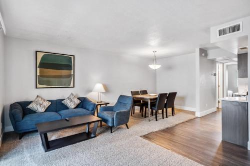 Modern 1BR Apartment w Swimming Pool by Stay Gia