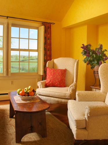 Photo - L'Auberge Provencale Inn & Restaurant