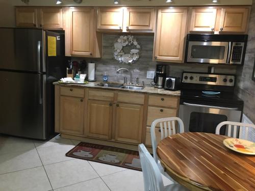 Holiday Villas III #311 in อินเดียนชอร์ส (FL)