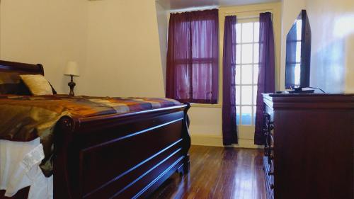 Mini Mansion Hotel affordable stays Plainfield NJ near public transportation