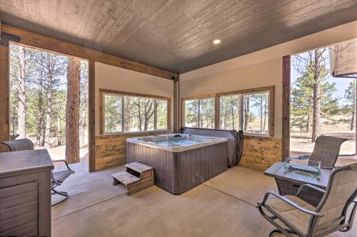 Florissant Family Retreat with Hot Tub and Game Room! in Florissant (CO)