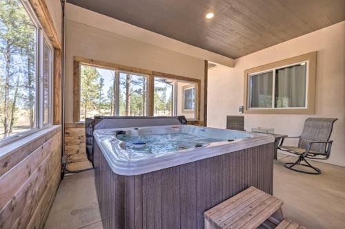 Florissant Family Retreat with Hot Tub and Game Room! in Florissant (CO)