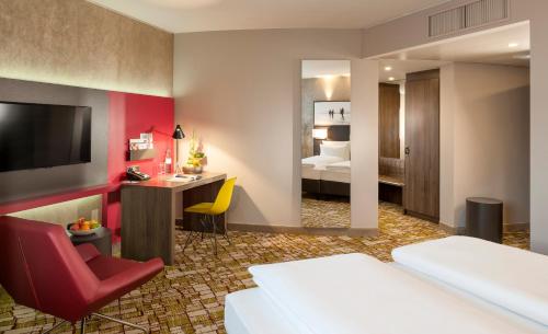 room detail thumbnail 1