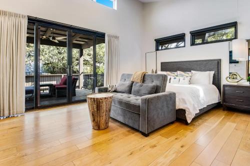 Riverbend Cabin #009 in Spicewood, USA