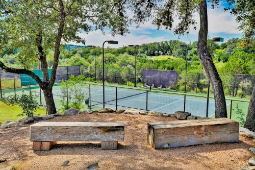 Riverbend Cabin #009 in Spicewood, USA