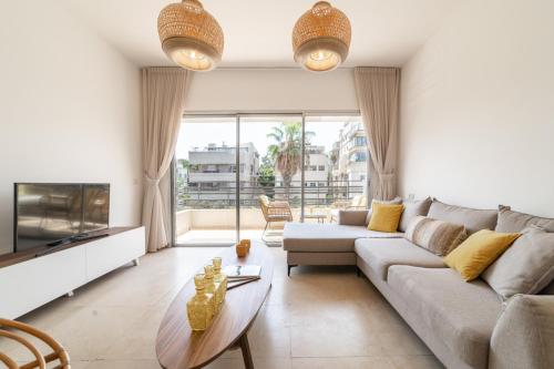 Balcony & Comfort in Old North by FeelHome