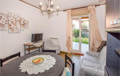  2 Bedroom Lovely Apartment In Chatillon in Châtillon
