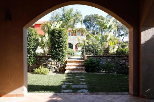 Apartment with Garden View