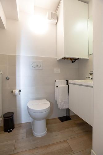Small Double Room image 10