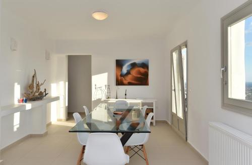 บริการและสิ่งอำนวยความสะดวก, Villa Acqua · Gorgeous pool villa, stunning sea views, helipad! in อากีออส อันเดรียส