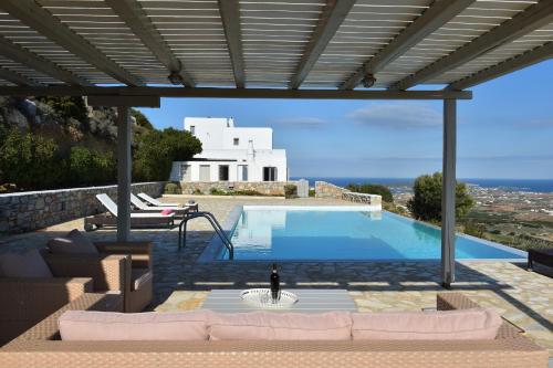 Villa Acqua · Gorgeous pool villa, stunning sea views, helipad!