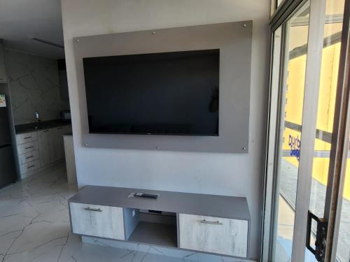 Sea Views at 10 South - image 2