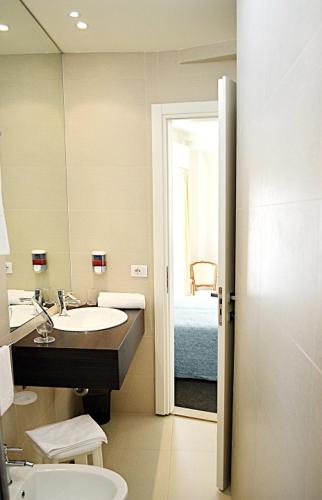Hotel Admiral - image 14