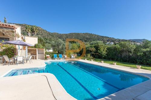Villa Mestral - Villa con piscina en Els Olivars con preciosas vistas in Pau