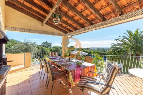  Villa Mestral - Villa con piscina en Els Olivars con preciosas vistas in Pau