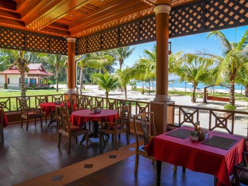 Restaurante, The Sunset Beach Resort Kho Khao Island in Khao Lak