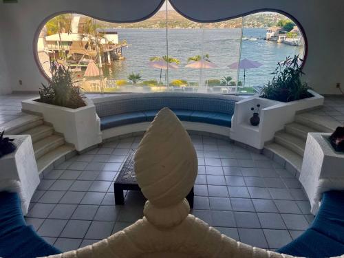 Marina Palace Teques in Tequesquitengo, Mexico