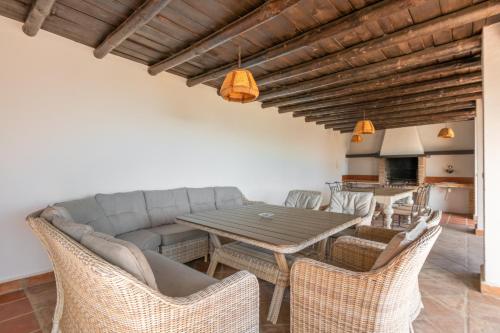 El Chorro Villas - image 2