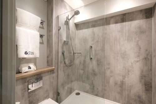 Royal National Hotel - image 5