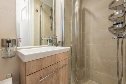 Luxury Penthouse in Kolonaki with view - image 8