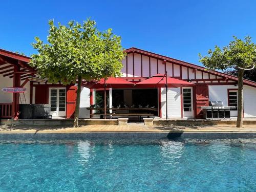 Magnifique Villa avec Piscine-Jacuzzi-coin fitness - Location, gîte - Bidart