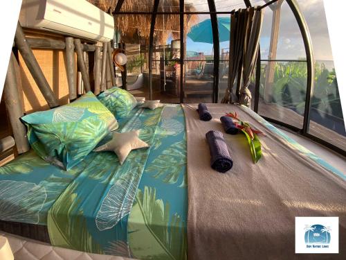 Deluxe Double Room with Sea View image 5