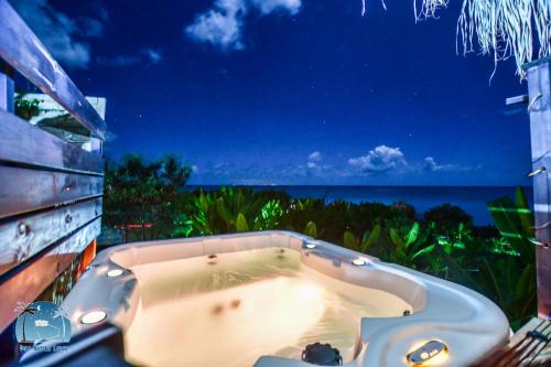 Double Room with Spa Bath image 9