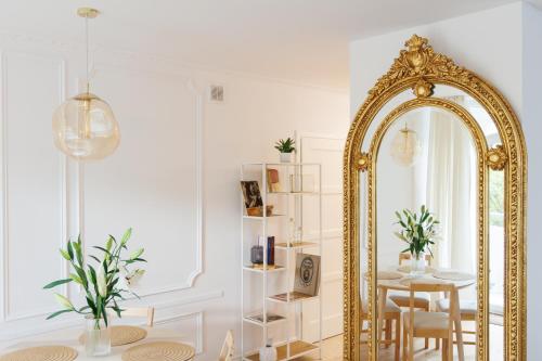 Maison Brühl - Apartamenty przy Ogrodzie Saskim, Warsaw