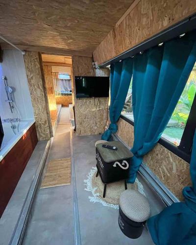 Deluxe Family Suite image 2