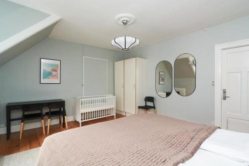 115SQM Apartment in the Heart of Copenhagen - Designer Furniture - image 11
