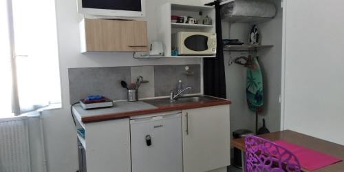 Chambre 1 PERSONNE et STUDIO 1 personne Avec Entrée Libre et Salle de Bain Privée 4