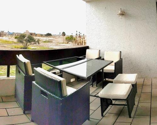 Sunny Padre Island Condo,2 Mi to Beaches, Hot Tub! in Corpus Christi, USA