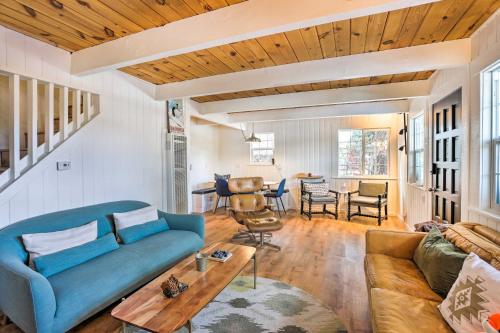 Dreamy Big Bear Home with Wood Stove and Grill in Big Bear Lake, USA