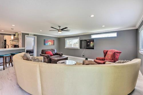 Bradenton Retreat with Yard 3 Mi to Downtown! in Bradenton, USA