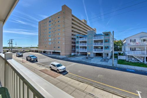 Spacious Wildwood Townhome with Covered Balcony