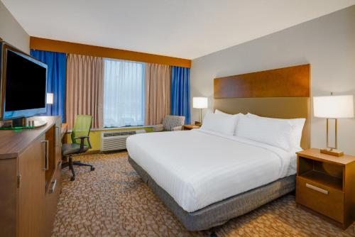 Holiday Inn Express & Suites Ft. Washington - Philadelphia