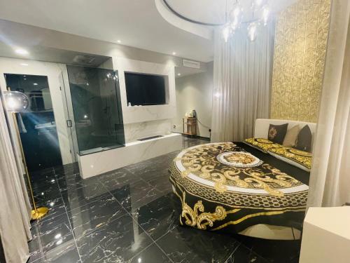 Versace Luxury Room