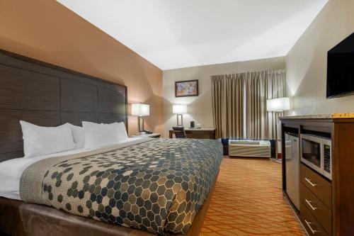 Econo Lodge Shelbyville - image 11
