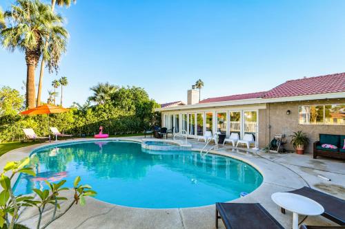 Desert Pool House: Sun, Swim, Sip & Stay in Indio, USA
