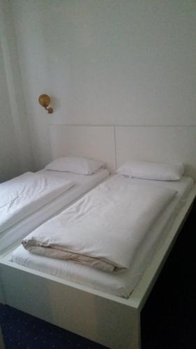 Hotelgarni Frankfurt - image 6