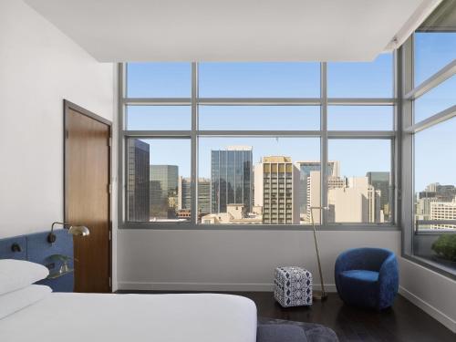 407701298 Alma San Diego Downtown, a Tribute Portfolio Hotel