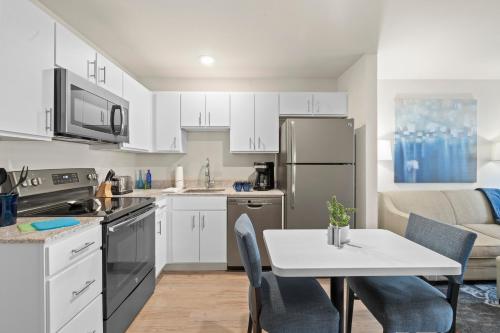 บริการและสิ่งอำนวยความสะดวก, WaterWalk Extended Stay by Wyndham Kansas City - Overland Pk in โอเวอร์แลนด์พาร์ค (KS)