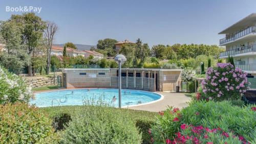 Les ALOUETTES studio avec terrasse, garage et piscine