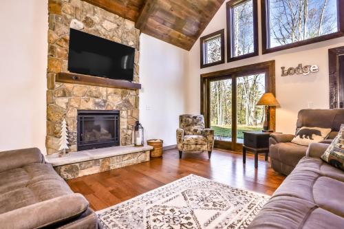 . Lakes & Trails Lodge