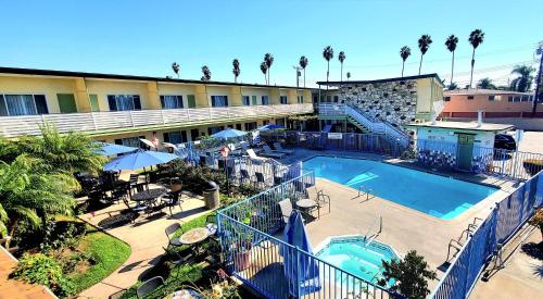 Quality Inn & Suites Anaheim at the Park - image 12