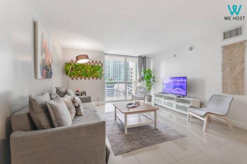 We Host Wonderful 3 BR Condo At Brickell W Gym in Miami, USA