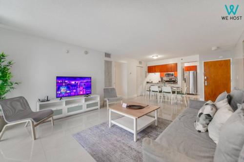 We Host Wonderful 3 BR Condo At Brickell W Gym in Miami, USA