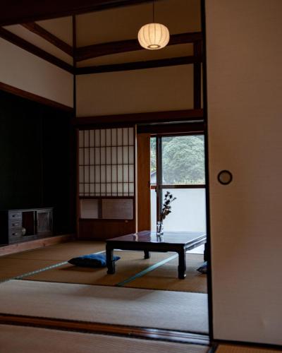 entohouse BAR&GUESTHOUSE