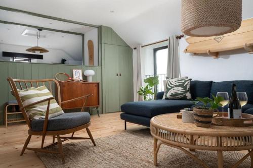 Naut Retreat, The Cart Lodge - Cosy cottage, walk to Porthcurno beach, Pedn Vouder & Minack Theatre 3