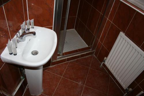 Kensington and Chelsea grand apartment - image 4